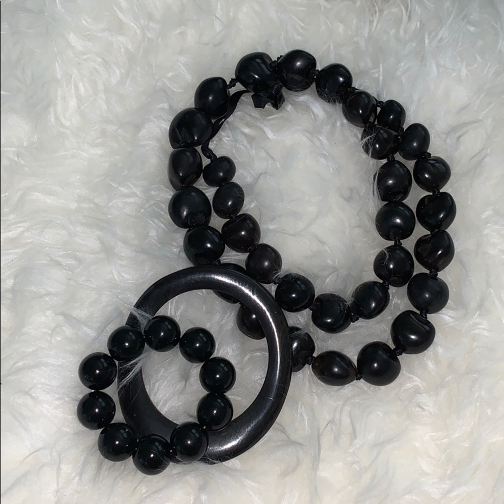 Set of necklace + 2 bracelets